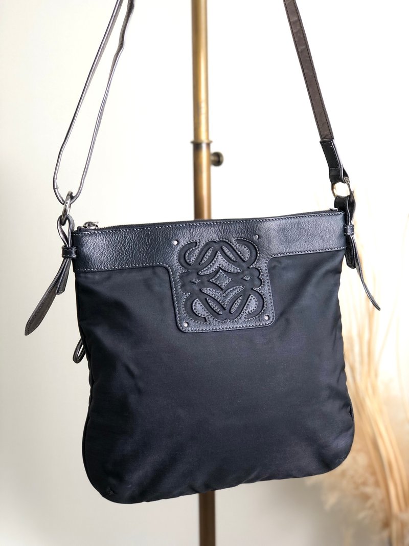 [Direct from Japan, branded used bag] LOEWE shoulder bag black anagram leather nylon vintage old x724pv - กระเป๋าแมสเซนเจอร์ - ไนลอน สีดำ