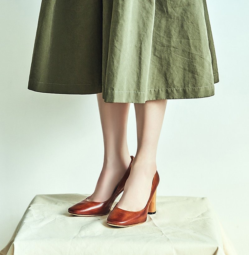 [Online Exclusive] HTHREE 8.5 high heels / coke tea - รองเท้าส้นสูง - หนังแท้ สีนำ้ตาล