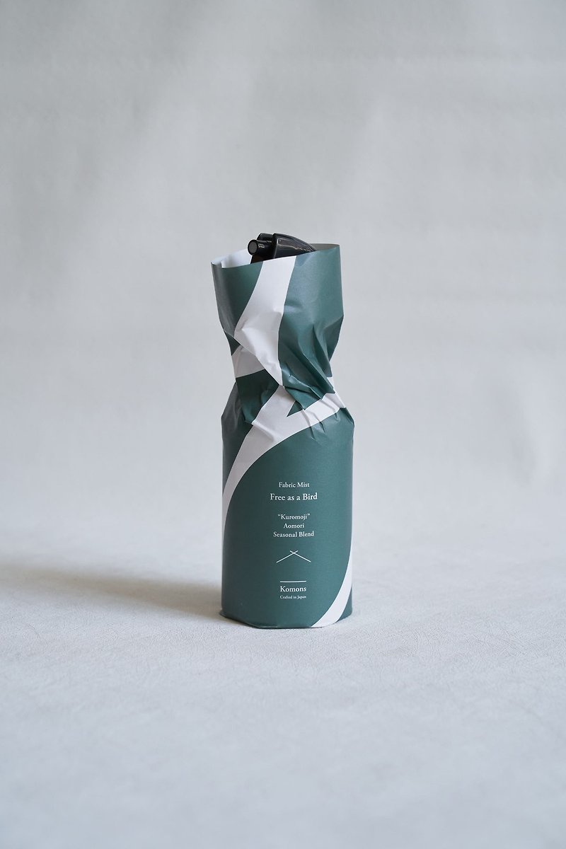 Fabric Fragrance Spray Free as a bird - Aomori Mountain Pepper aka Black Letters - Fragrances - Other Materials 
