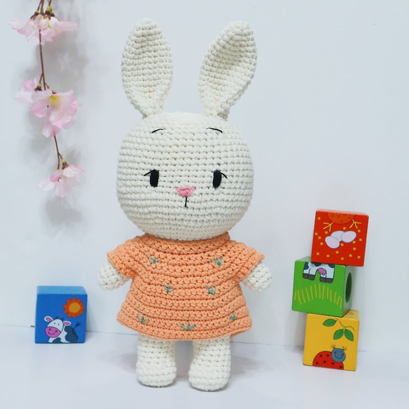 Hand-woven Monday crochet yarn doll pink orange grass dress - ของเล่นเด็ก - ผ้าฝ้าย/ผ้าลินิน หลากหลายสี