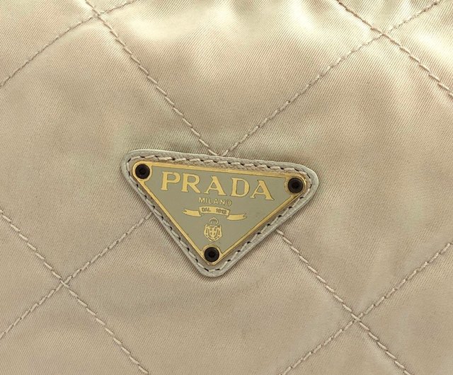 日本直送 名牌中古包 】PRADA プラダ キルティング ショルダーバッグ ベージュ トライアングルロゴ ナイロン チェーンショルダー eyiyyt  - ショップ VintageShop solo ショルダーバッグ - Pinkoi