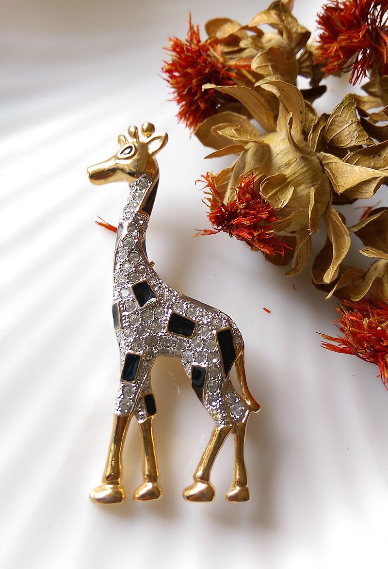 ROMAR extravagant giraffe pin. Western antique jewelry - เข็มกลัด/พิน - โลหะ สีทอง