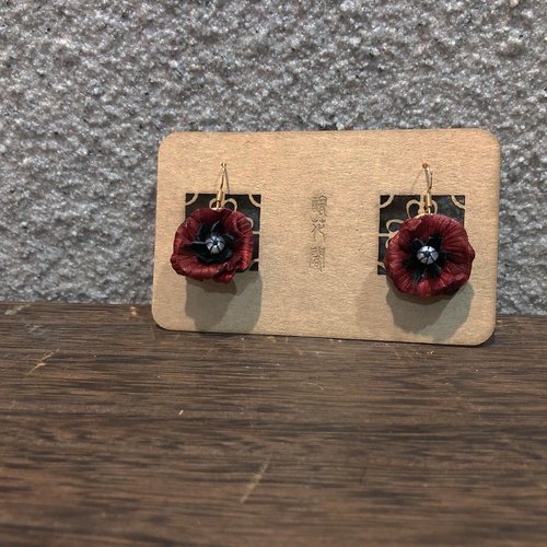 ハンドメイドピアス 500x0.jpg
