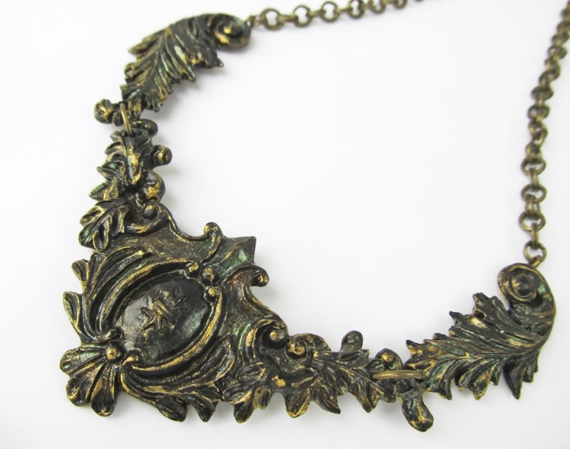 Baroque Necklace Vintage Chic necklace Victorian style Woman steampunk jewelry - 項鍊 - 黏土 金色