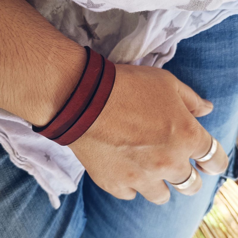 Unisex Red Choker Collar Style Leather Cuff, Anniversary Gift - 手鍊/手環 - 真皮 紅色