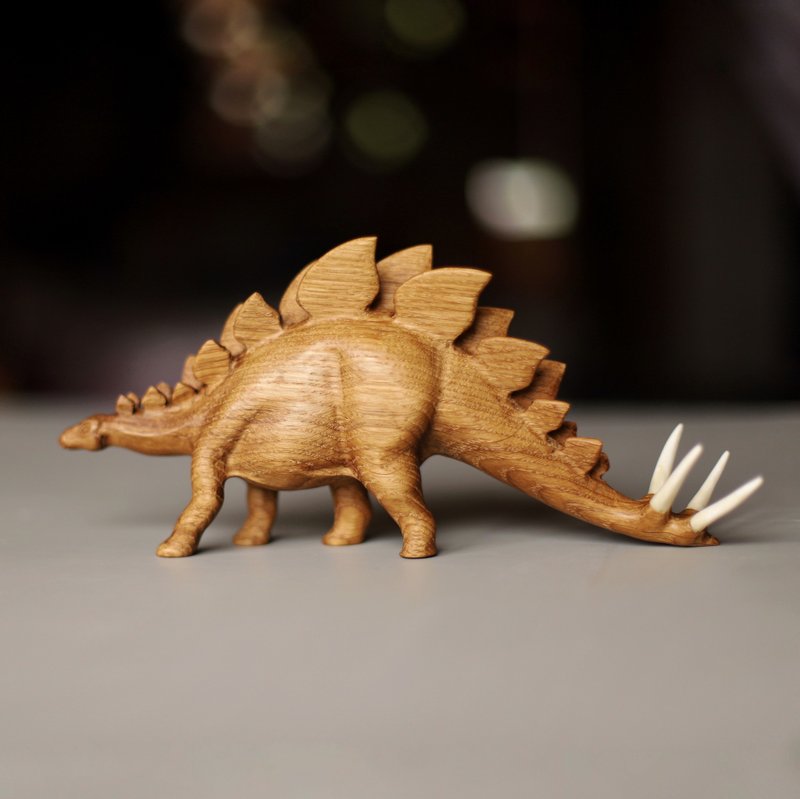 Wooden hand carved dinosaur stegosaurus, dinosaur figurine - ของวางตกแต่ง - ไม้ 