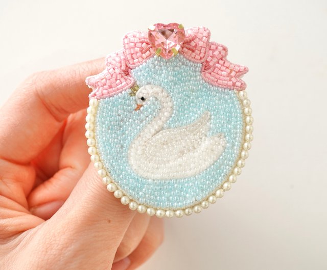アート　ブローチ　鳥　時計　布　ビーズ　刺繍　芸術 5294e60a64eb9ff59e0c1f49fa38c2