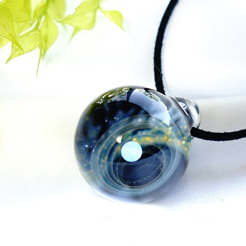 The world of the starry sky. White Opal Glass Pendant Space Star 玻璃 Japanese-made Japan Handcrafted Hand-made Free Shipping - Necklaces - Glass Blue