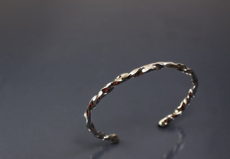 線條系列-正反扭轉開口925銀手環 - 手鍊/手環 - 純銀 綠色