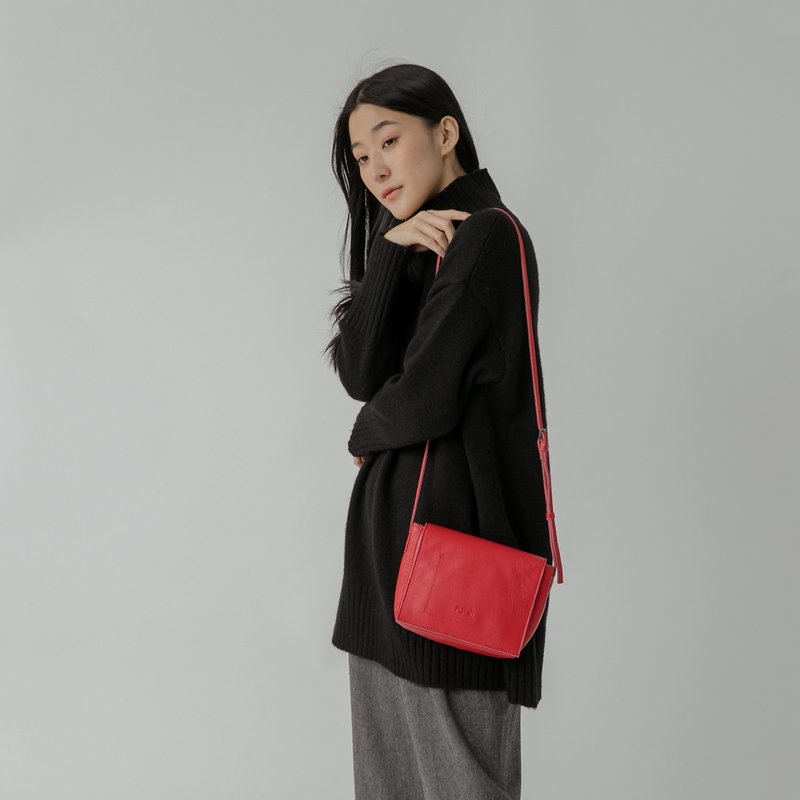 Passion small bag red shoulder/crossbody - กระเป๋าถือ - หนังแท้ สีแดง