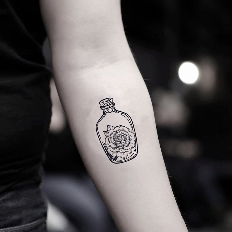 OhMyTat 玫瑰瓶 Rose Bottle 刺青圖案紋身貼紙 (2 張) - 紋身貼紙 - 紙 黑色