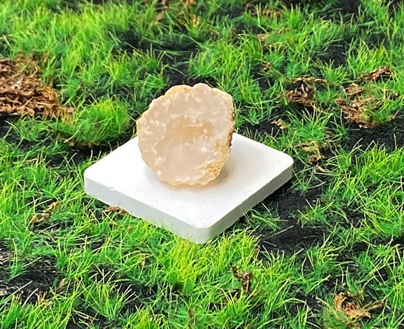 瑪瑙可愛白晶洞開口笑 能量水晶擺飾 招財開運  療癒 快速出貨 - 擺飾/家飾品 - 水晶 多色