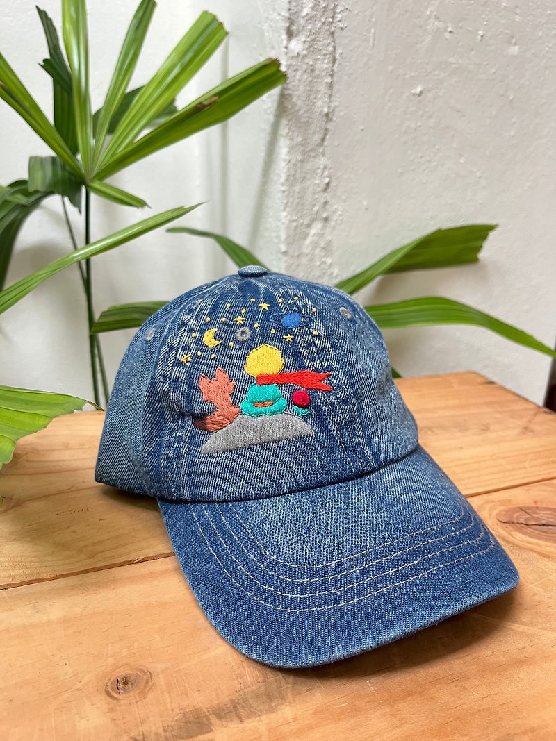 星の王子さまデザインの手刺繍キャップ - 帽子 - コットン・麻 ブルー