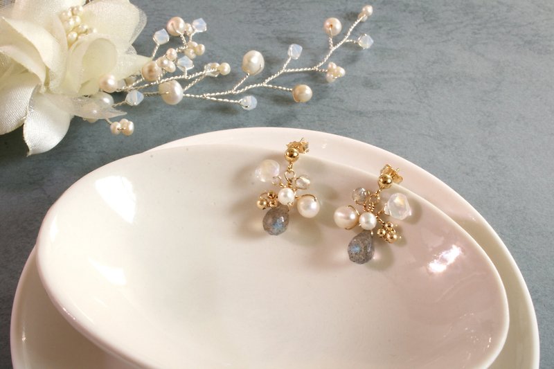 Labradorite pearl moonstone earrings can be changed to clip-on natural stone flowers ~ bright eyes - ต่างหู - เครื่องเพชรพลอย ขาว