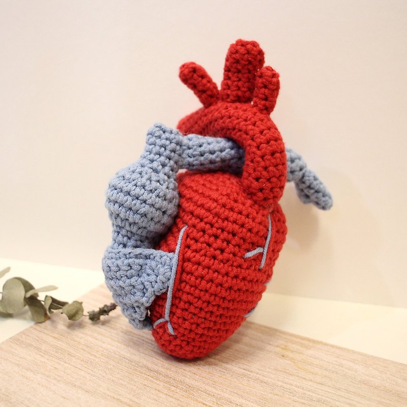 手工鉤織-強心臟 Hreat 創意玩偶/居家擺件 - 公仔模型 - 棉．麻 