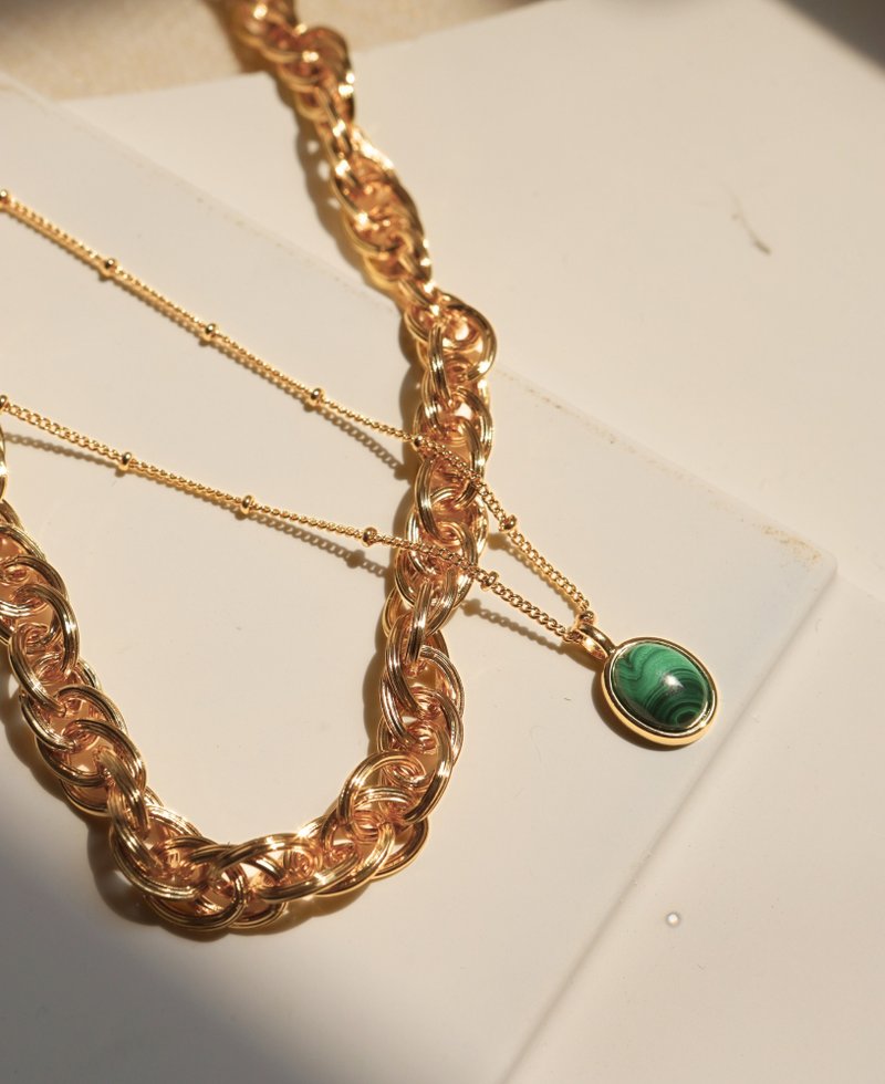 Haru Malachite Bezel Necklace | The Sally Kim Collection | Sachelle Collective - สร้อยคอ - เครื่องประดับ สีทอง