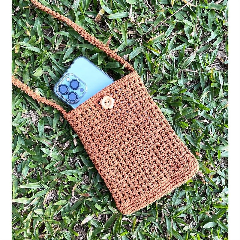 The phone will melt if you don't put it down for a long time / mobile phone bag / side bag - Messenger Bags & Sling Bags - Cotton & Hemp Brown