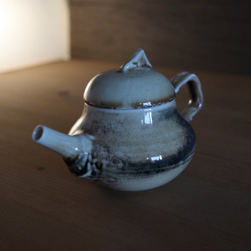 Amber Ink Charm・Mountain Knob Wood-Fired Teapot 180 cc - ถ้วย - เครื่องลายคราม สีส้ม