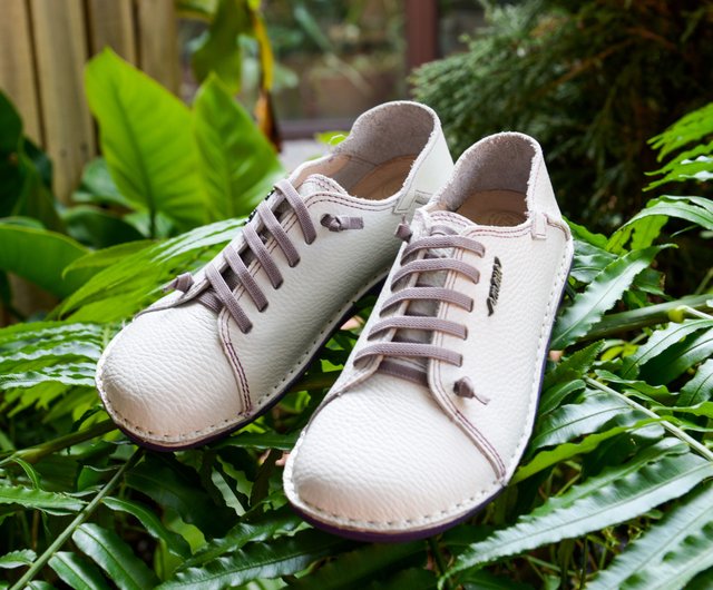 Casual sneakers for wide feet on sale