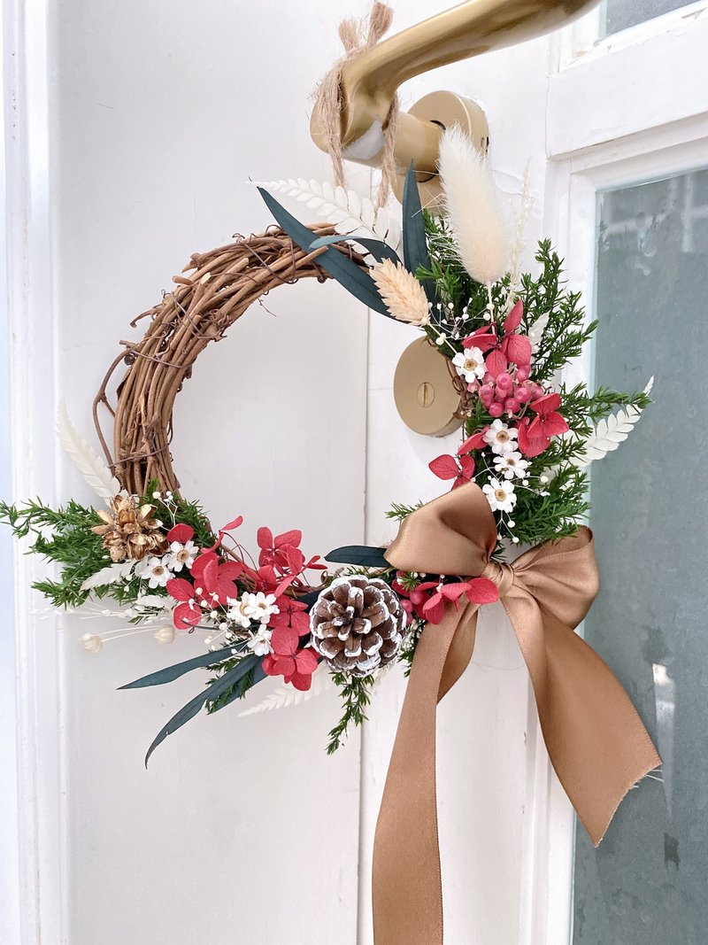 Material package/finished product with a diameter of 15 cm, Japanese style golden Christmas classic wreath flower material package, three finished products - ของวางตกแต่ง - พืช/ดอกไม้ สีทอง