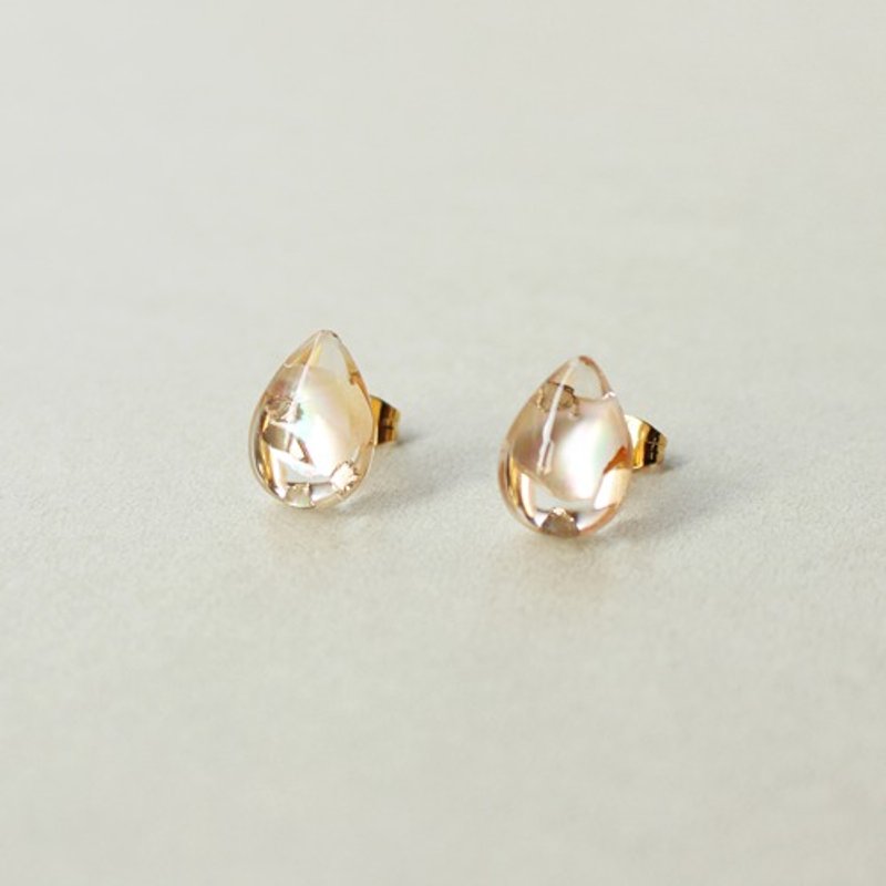 White Shell Drop Earrings / Clip-On - ต่างหู - เรซิน ขาว