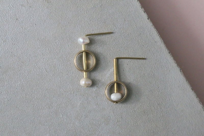 Pearl Brass Earrings 1082 - ต่างหู - ไข่มุก ขาว