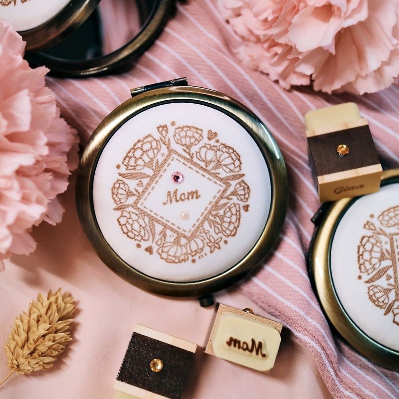 Souvenir gift/mother's gift/birthday gift - fragrant portable mirror (can be customized with name) - อุปกรณ์แต่งหน้า/กระจก/หวี - แก้ว สึชมพู