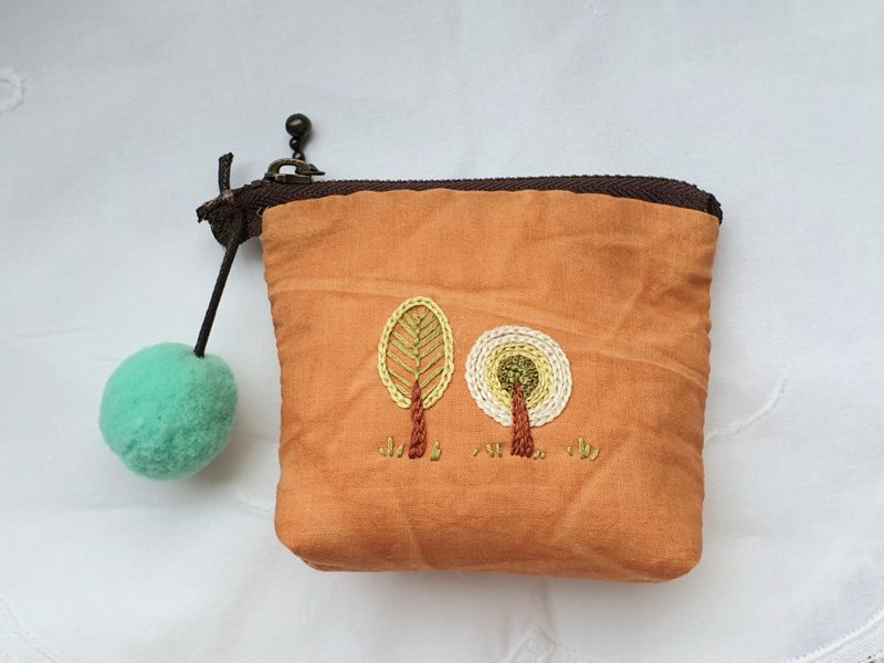 手工刺繡可愛小樹/手工製作/小球零錢包 - 零錢包/小錢包 - 棉．麻 