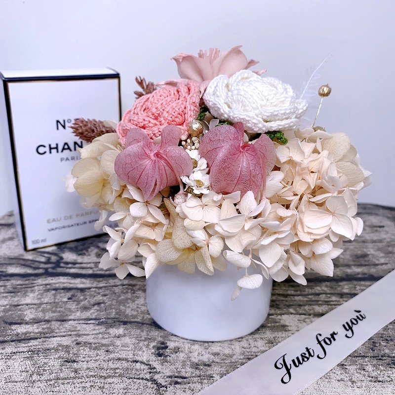 Braided Flowers Roses Preserved Flowers Opening Valentine's Day Office Souvenirs Customized Wedding Souvenirs - ของวางตกแต่ง - พืช/ดอกไม้ สีดำ
