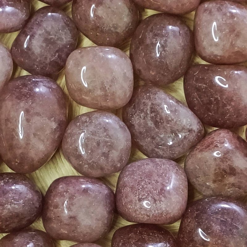 草莓水晶滾石100g Strawberry Quartz/礦石/脈輪石/冥想石/ - 擺飾/家飾品 - 水晶 