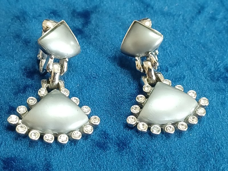vintage jewelry  古董夾式耳環 銀輝 - 耳環/耳夾/耳骨夾 - 其他金屬 