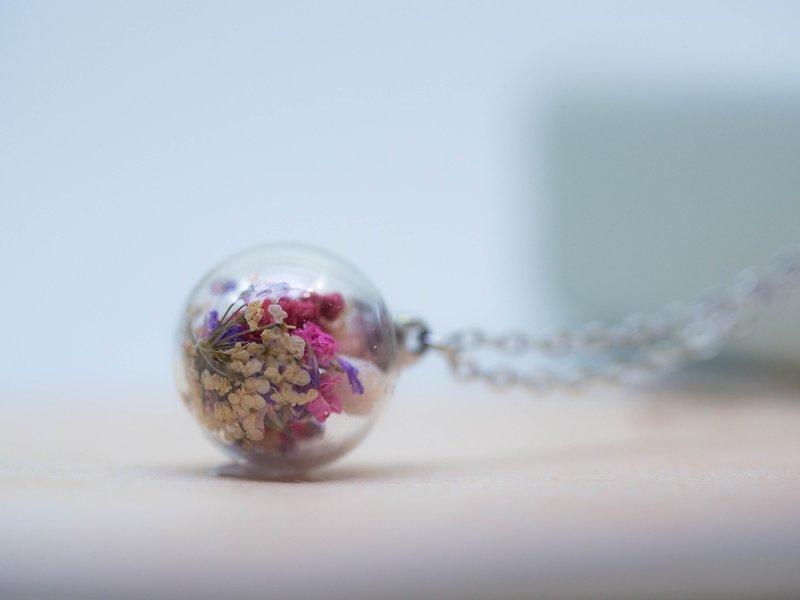 愛の宿題 -  OMYWAY手作りの日本の乾燥した花は、花ピンクの星空のレースの花のガラスのボールのネックレスを押した - チョーカー - ガラス ホワイト