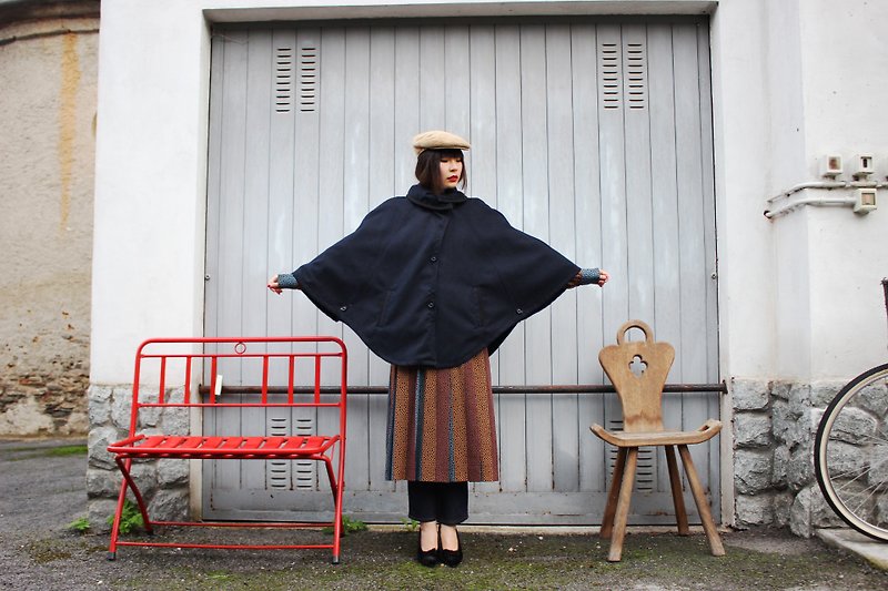 F3078 [Vintage jacket] {Italian} Cape Coat manufactured in standard dark blue collar unique design cloak cape coat (Made in Italy) - Women's Casual & Functional Jackets - Polyester Blue