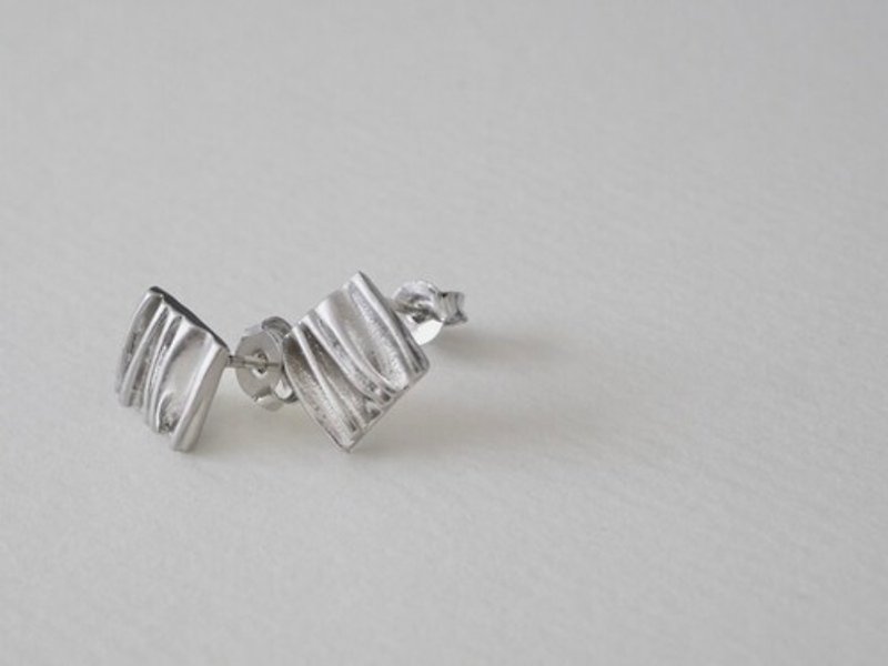 ✩ NEW! ✩ Wrinkle Silver Clip-On - Earrings & Clip-ons - Other Metals 