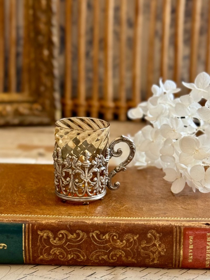 Rare Louis XVI-style finely carved decorative cup holder and glass, elegant and - แก้วไวน์ - วัสดุอื่นๆ 