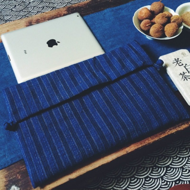 Blue striped hand-woven fabric 13-inch MacBook Apple notebook laptop liner bag computer bag protective cover - Laptop Bags - Cotton & Hemp Blue