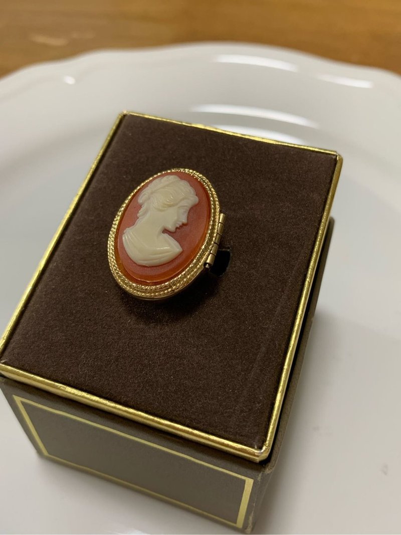 Vintage AVON 仕女香膏盒 戒指 少見 - 耳環/耳夾/耳骨夾 - 其他金屬 