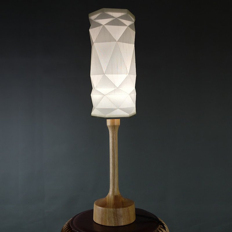 'dash' Table Lamp ｜ Handmade ｜ Origami - โคมไฟ - ผ้าไหม ขาว