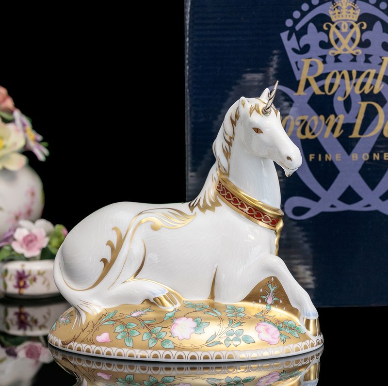 英國Royal Crown Derby 神話傳說 2005獨角馬 獨角獸 骨瓷紙鎮 - 擺飾/家飾品 - 瓷 