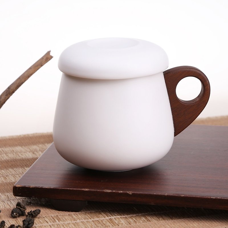 Red dot design award|The White Truth Infuser Mug(380ml) - Teapots & Teacups - Pottery White