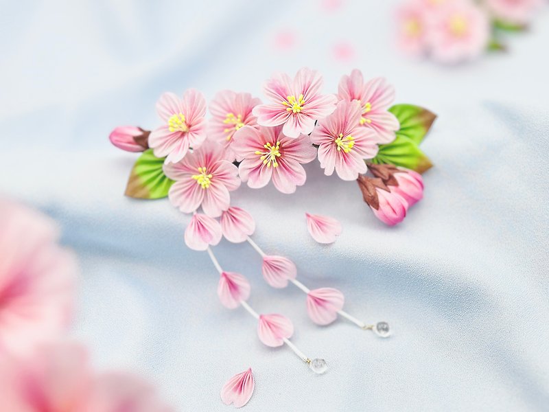 Hand-dyed habutae made of delicate petals, cherry blossom hair ornament / knob work, graduation ceremony, Japanese kimono, spring, coming-of-age ceremony, cherry blossom viewing, Japanese accessories, formal, kindergarten admission, party, dress, Mother's Day, wedding - Hair Accessories - Silk Pink