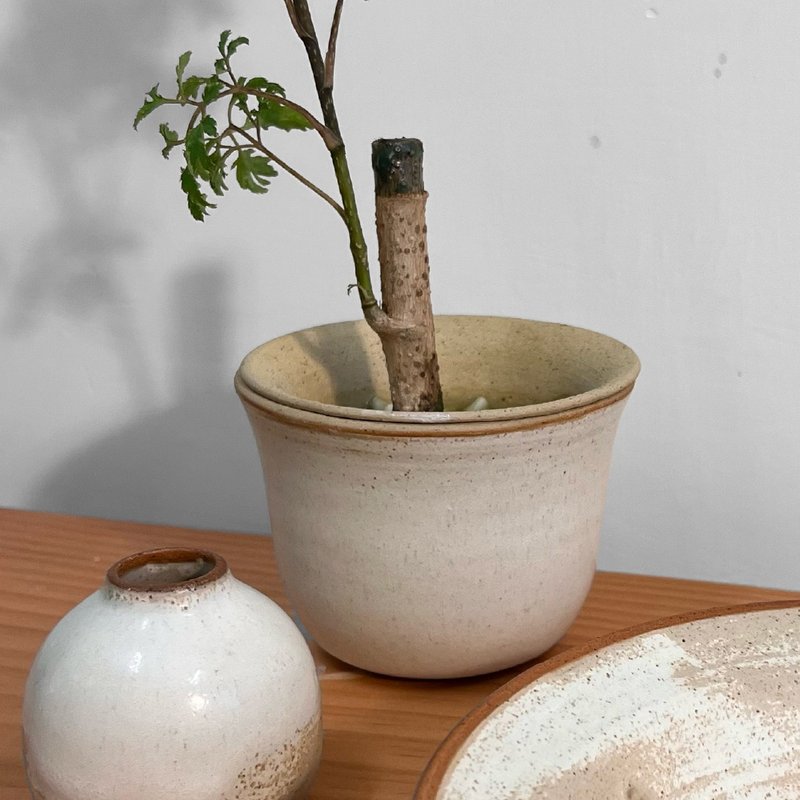 Ceramic Vase/Pot - Pottery & Ceramics - Pottery Brown