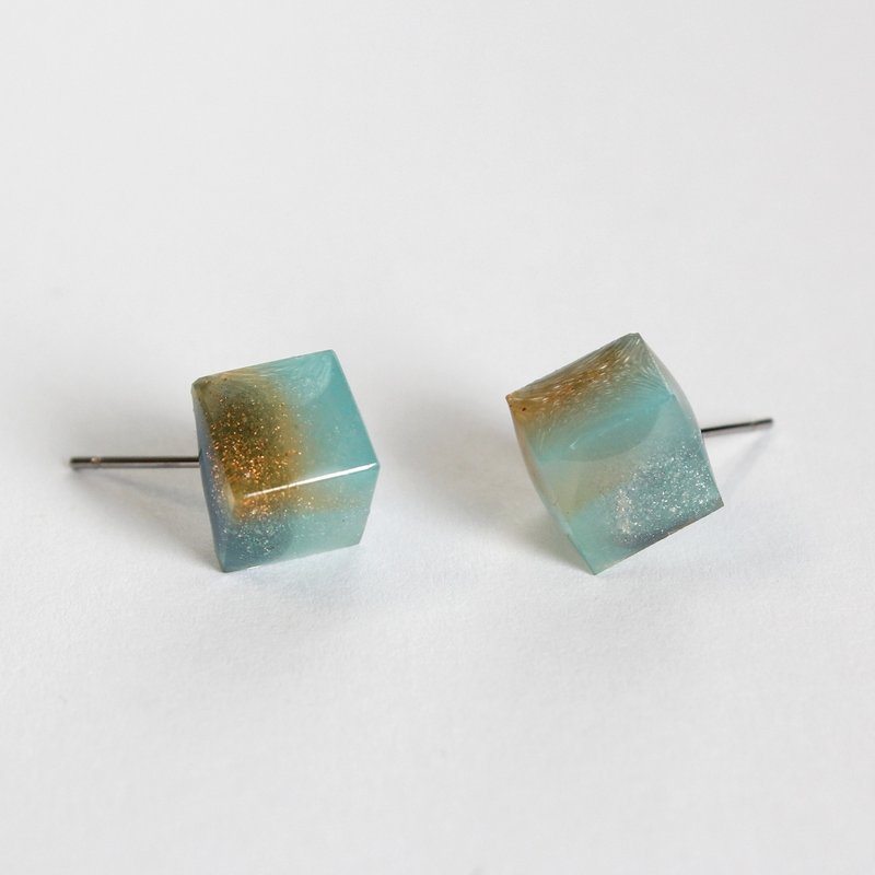 Autumn Bells / resin earring - single / ICE DRIP - ต่างหู - เรซิน สีเขียว