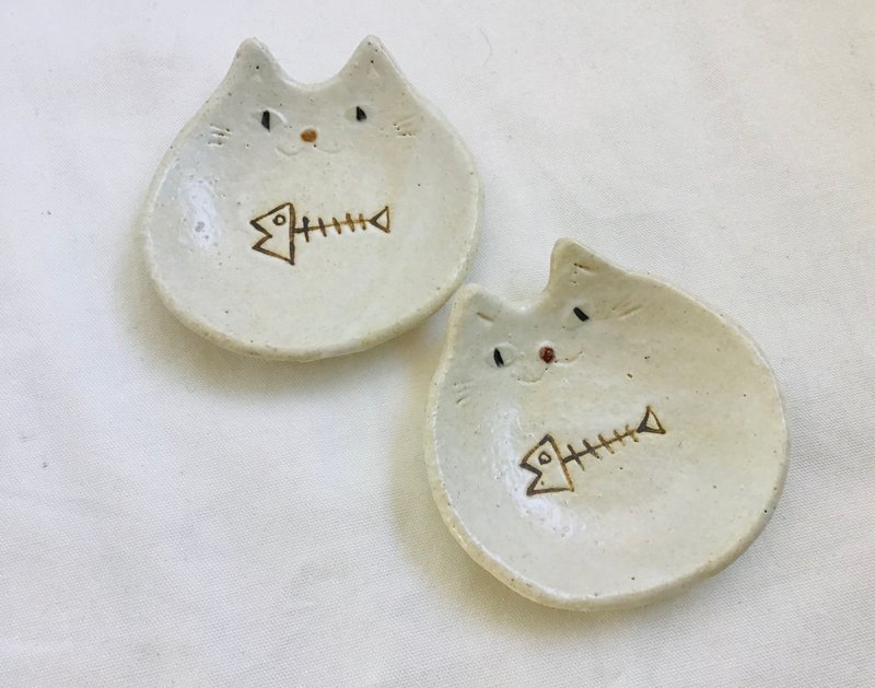 ねこの小皿 FIsh-Bone - 碟子/醬料碟/醬油碟 - 陶 白色