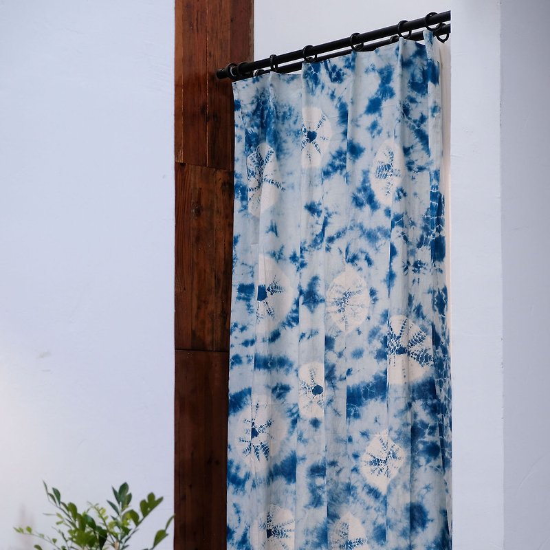 雨荷 手工紮染藍染純棉窗簾門簾 原創設計天然草木染訂製成品窗簾 - 門簾 - 棉．麻 藍色