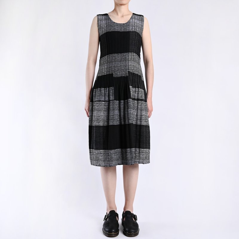 Pleats 褶衣洋裝 / 三宅摺衣、三宅一生、皺摺衣 - 洋裝/連身裙 - 棉．麻 黑色