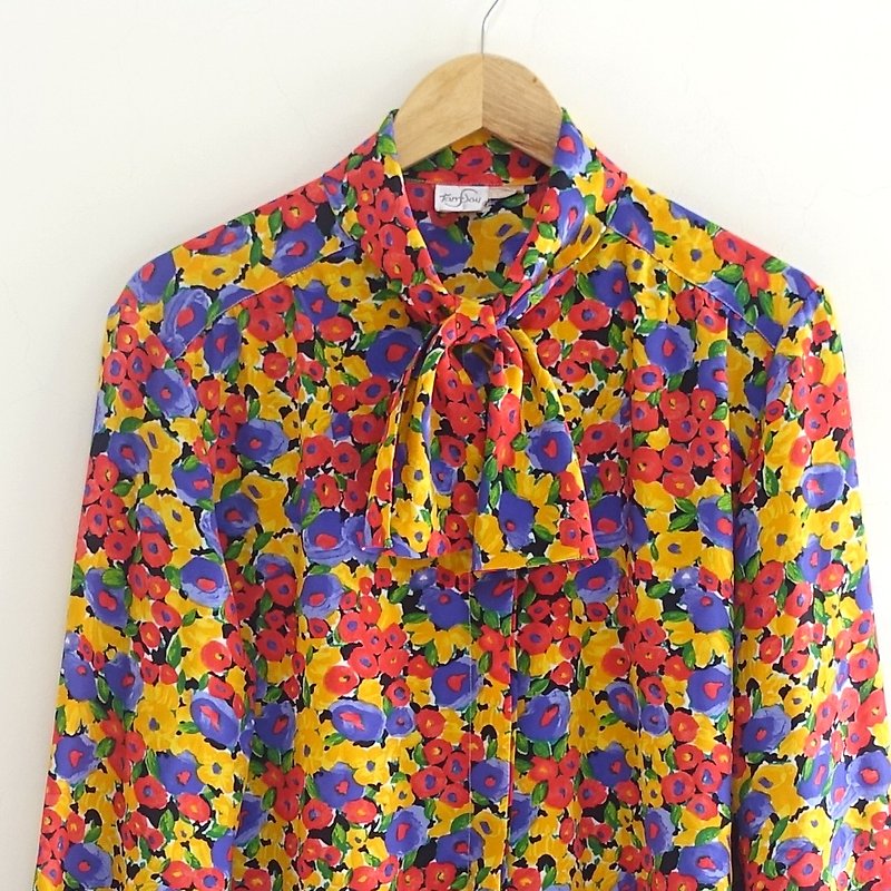 │Slowly│ Look at the flowers - Vintage shirts │vintage. Vintage. - เสื้อเชิ้ตผู้หญิง - เส้นใยสังเคราะห์ หลากหลายสี