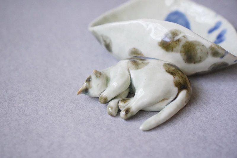 • Mili's Pottery • 063 Dorayaki Dream - Dorayaki Cat Dish - ของวางตกแต่ง - ดินเผา หลากหลายสี