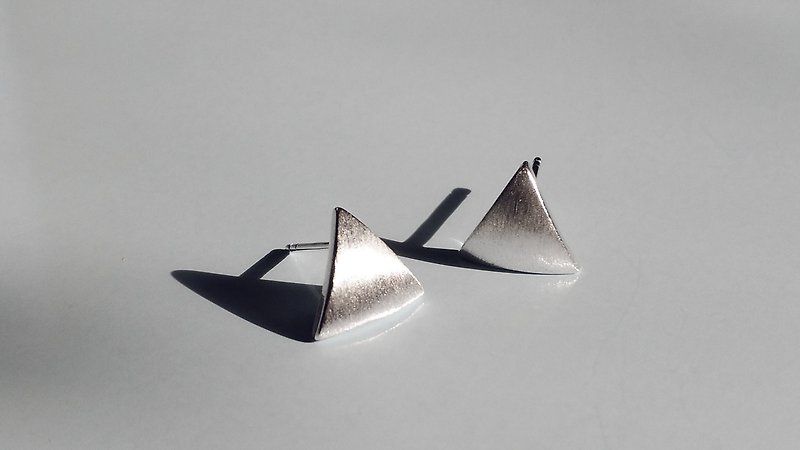S Lee-925 silver hand made matte triangular earrings \ earrings - Earrings & Clip-ons - Other Metals 