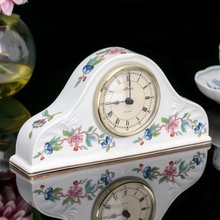 ウェッジウッド　ジャスパーサイン入置時計　最大幅約23cm東N7-1110☆1F 英国製ウェッジウッド ジャスパー レリーフ キューピッド セラミック